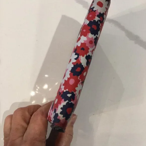 Michael Kors Medium Carnation Slim Wallet in a Begonia floral print. - Picture 4 of 5